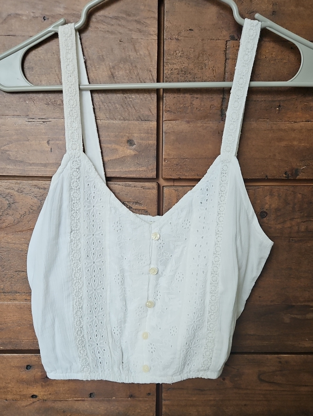 White Eyelet Button-Front Cropped Tank Top - Women